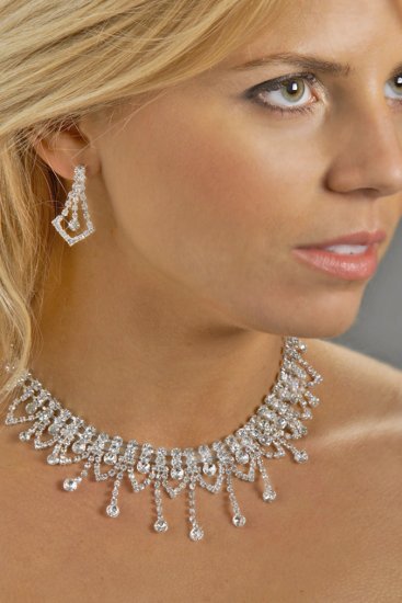Glamorous Rhinestone Necklace Set
