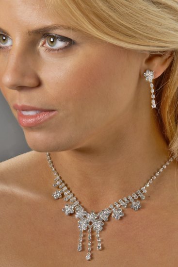 Floral Rhinestone Necklace Set