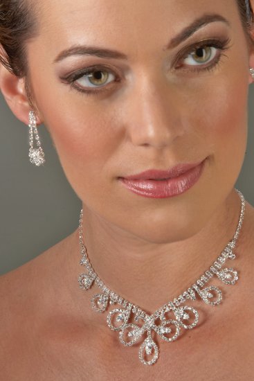 9-Loop Rhinestone Necklace Set