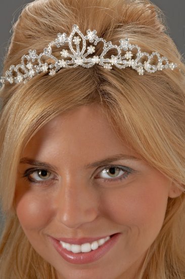 Bouquet of Flowers Pearl and Rhinestone Tiara