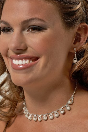 Pearl and Rhinestone Necklace Set