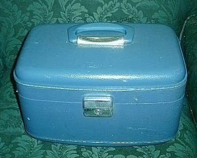 Vintage TRAIN CASE MAKEUP CARRY-ON Travel Case
