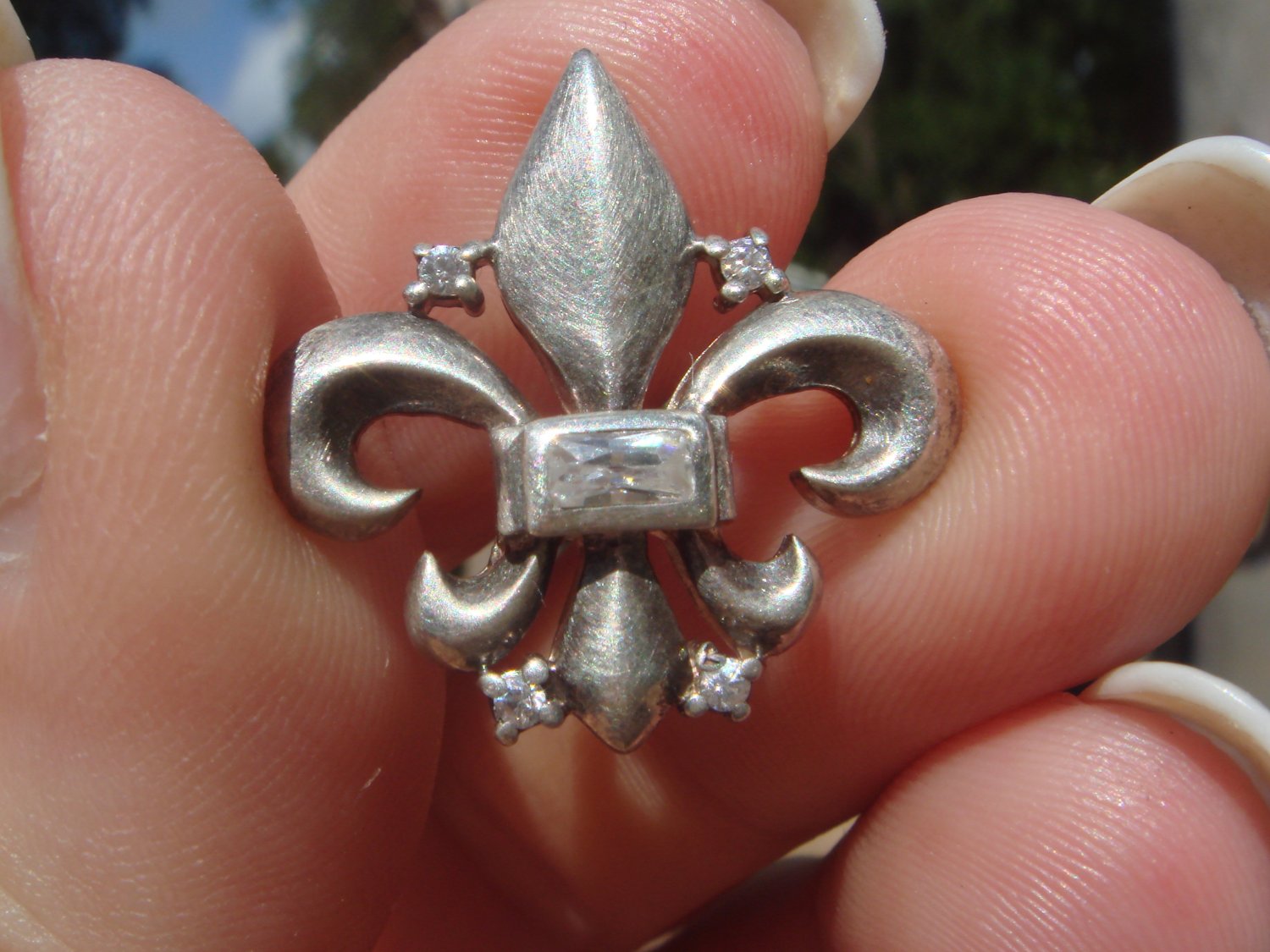 Fleur de lis Pendant with Crystals 1"