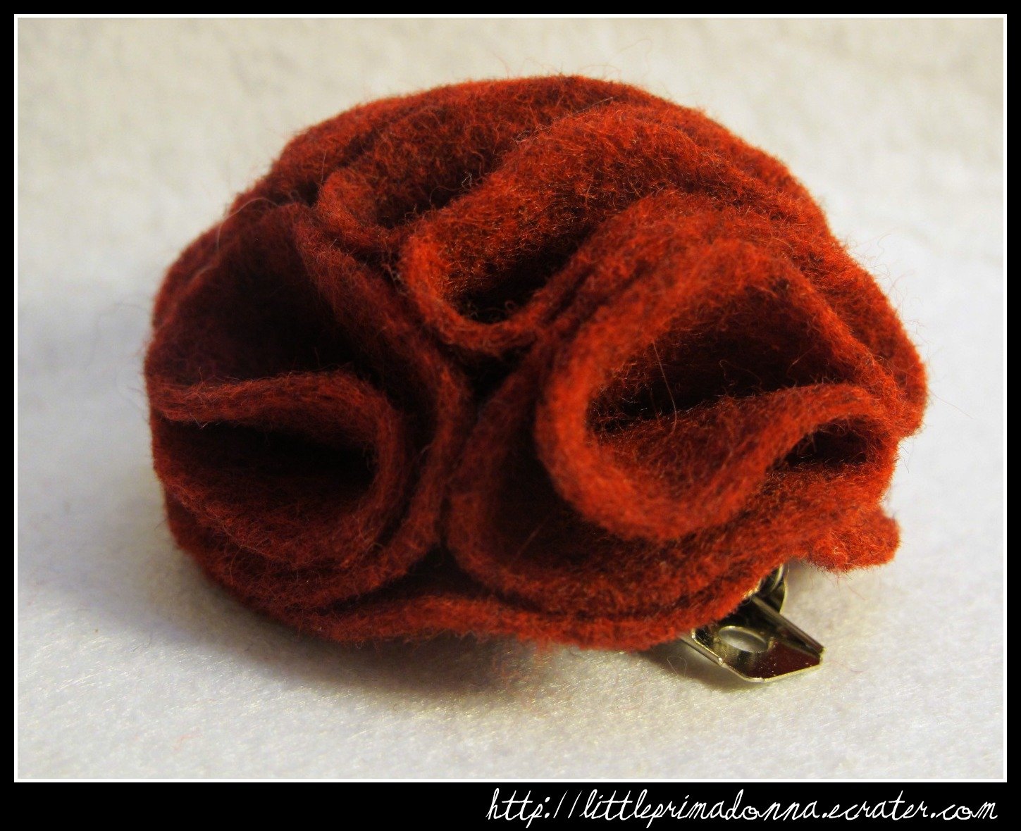 Felt flower alligator clip - Dark Red