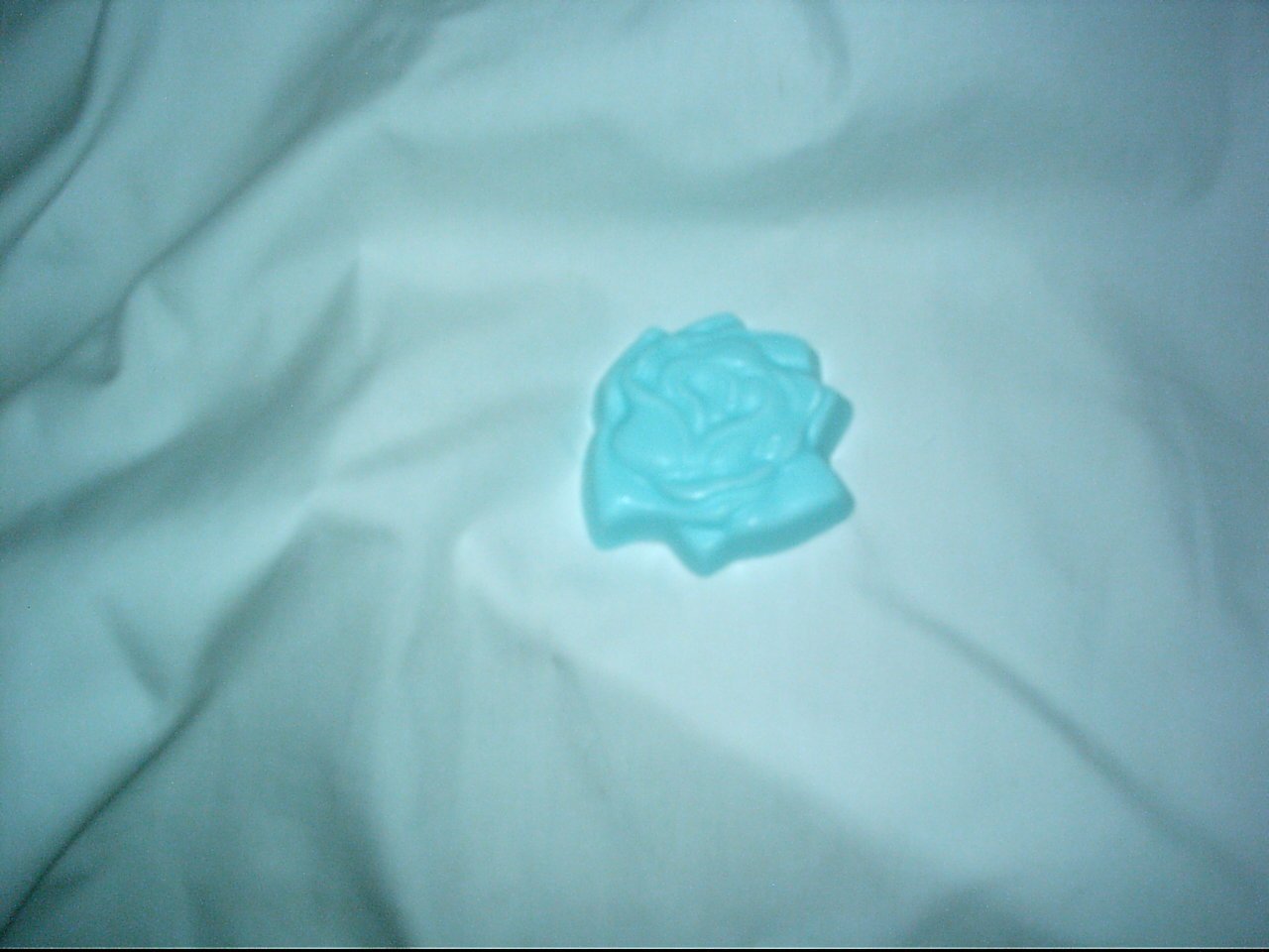 Peppermint Scented Rose Shape 1 ounce