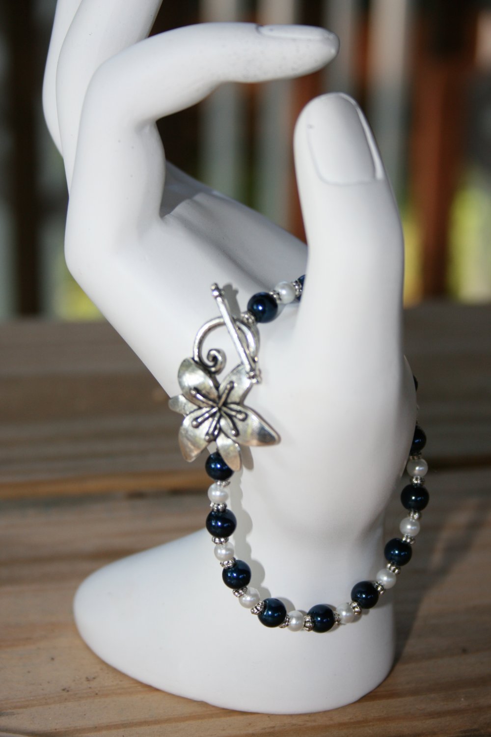 Blue and White Flower Clasp Bracelet