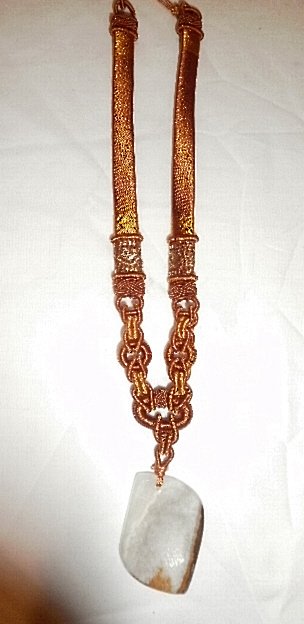 AGATE NECKLACE