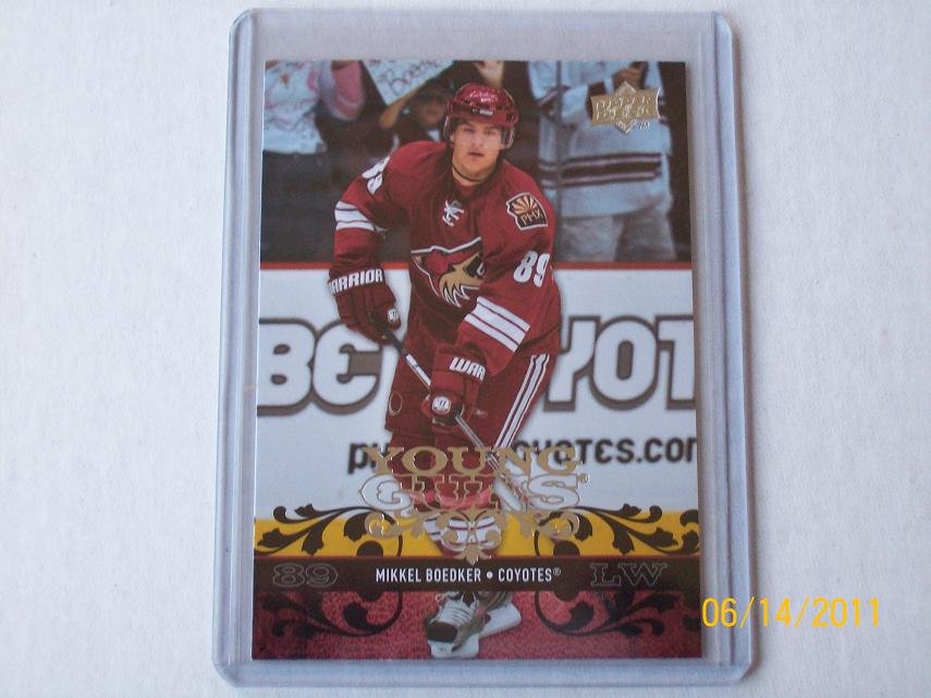 2008-09 Upper Deck Hockey Series 1 - Young Guns #237 - Mikkel Boedker