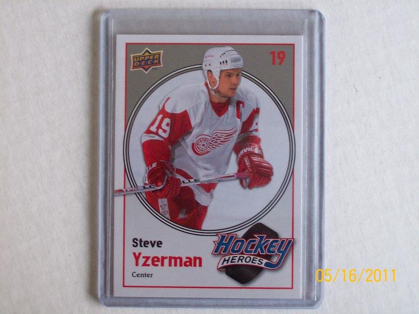 2010-11 Upper Deck Hockey Series 1 - Hockey Heroes #HH1 - Steve Yzerman