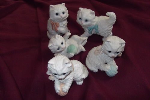 HOMCO Kitten Figurines LOT (5) Ceramic Yarn Ball---CUTE