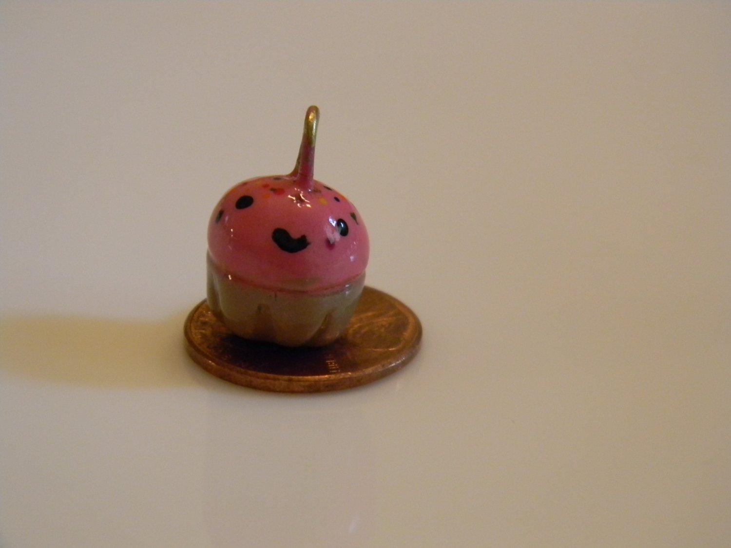 Smiley Cupcake Charm