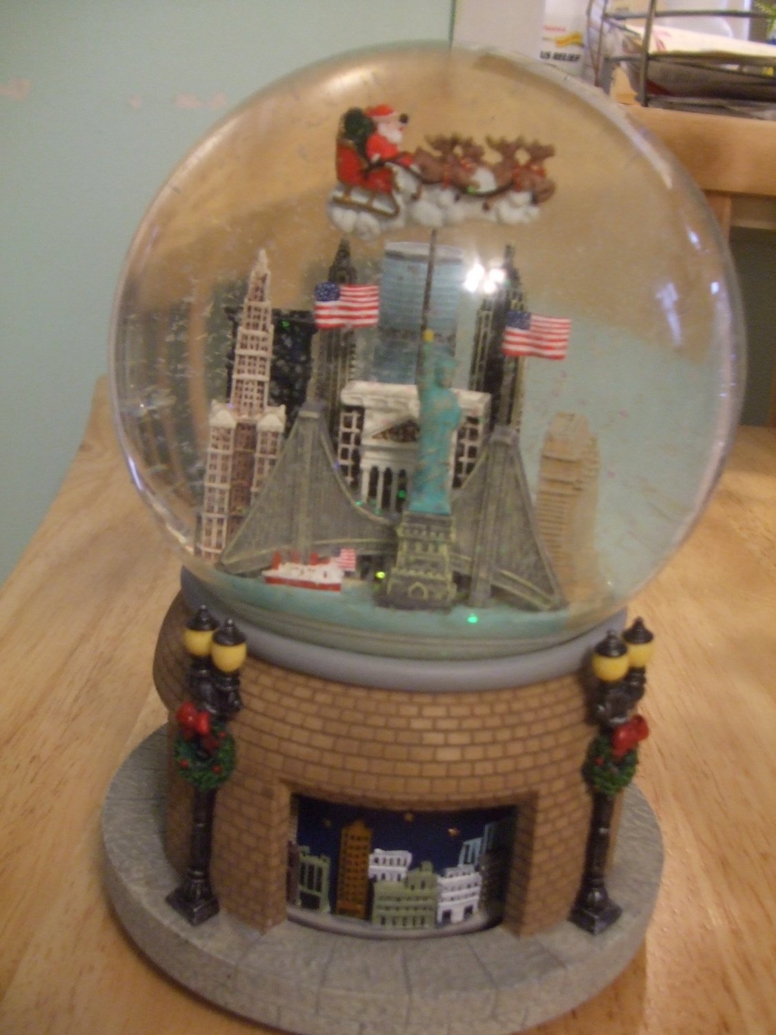 Christmas City Snow Globe