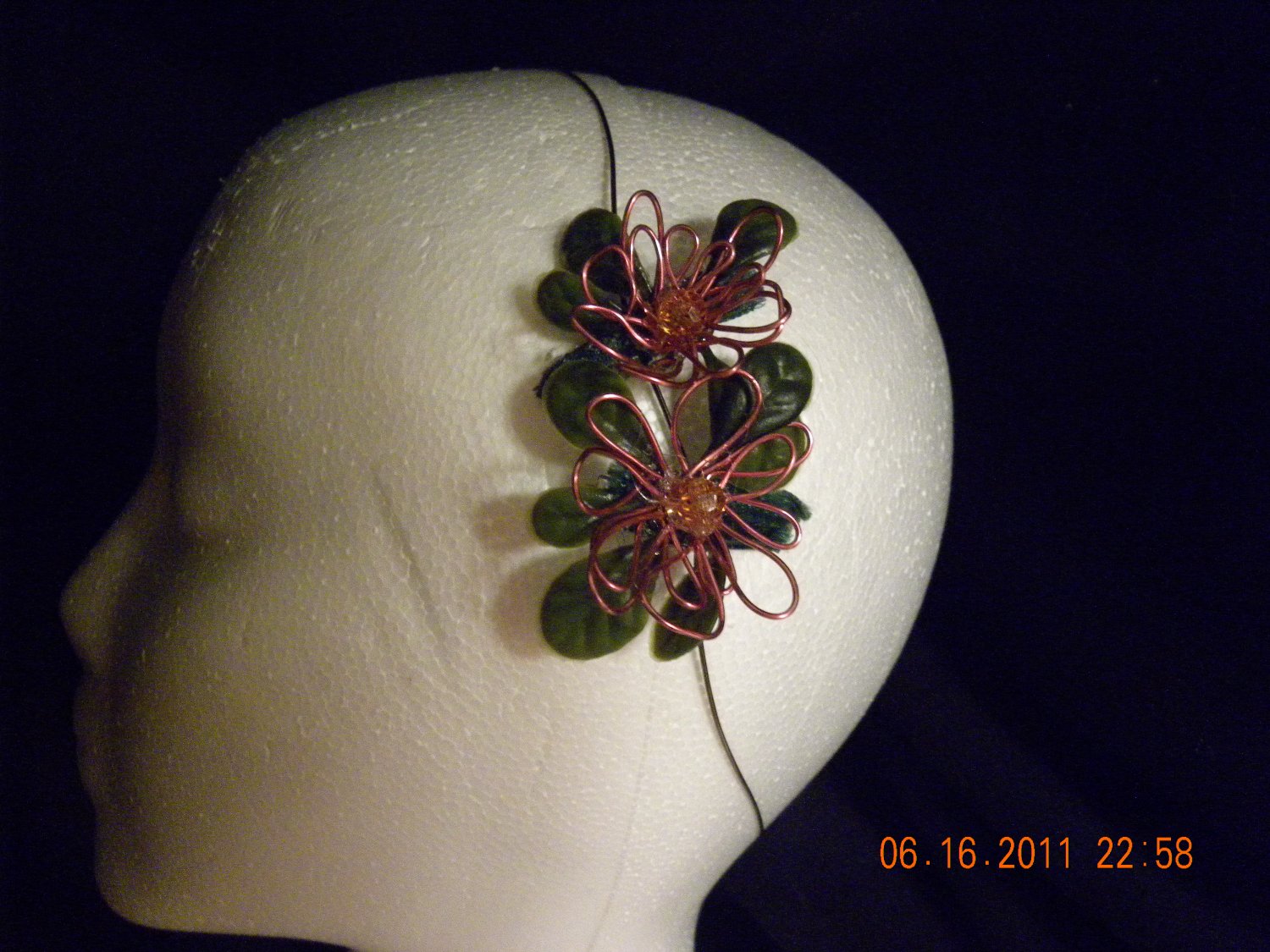 Wire flower clip