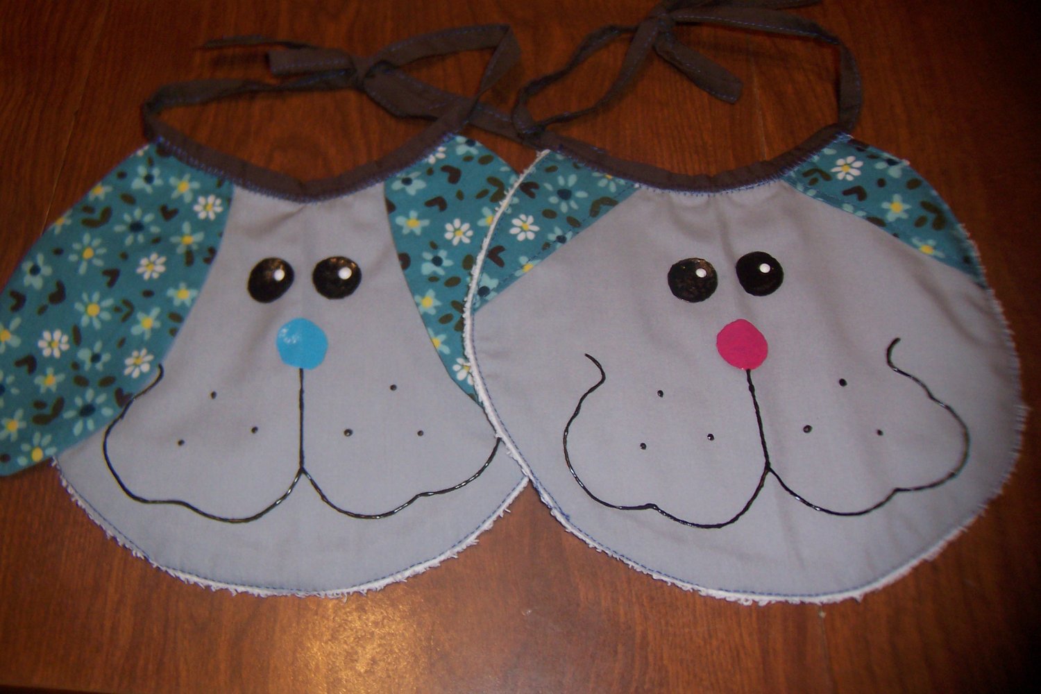 2-pc Playful Pals Bib Set - Floral