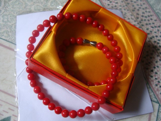 Jade bead necklace