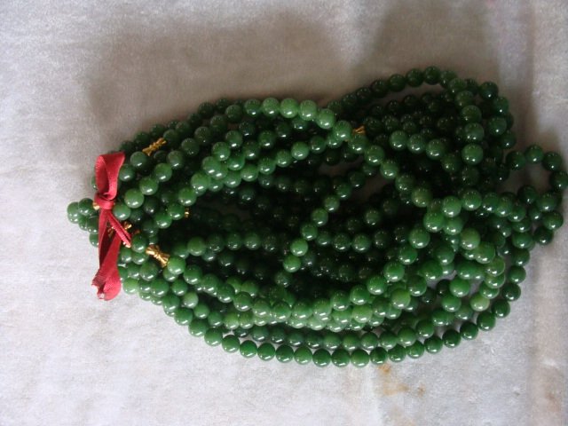 Jade pendant beads