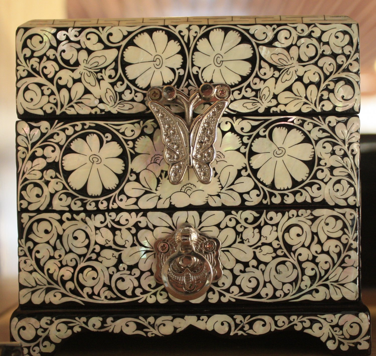 Korean Court Luxurious Jewelery Box with Butterfly Design (Large)