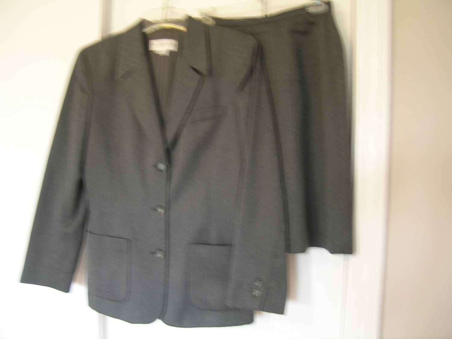 Liz Claiborne Collection Ladies Skirt Suit Size 6 6P