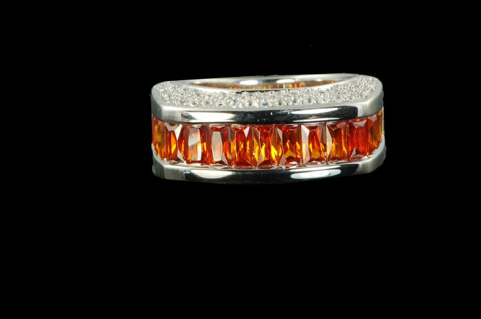 GORGEOUS GARNET & RUSSIAN STONE HALF ETERNITY RING 6 or 7