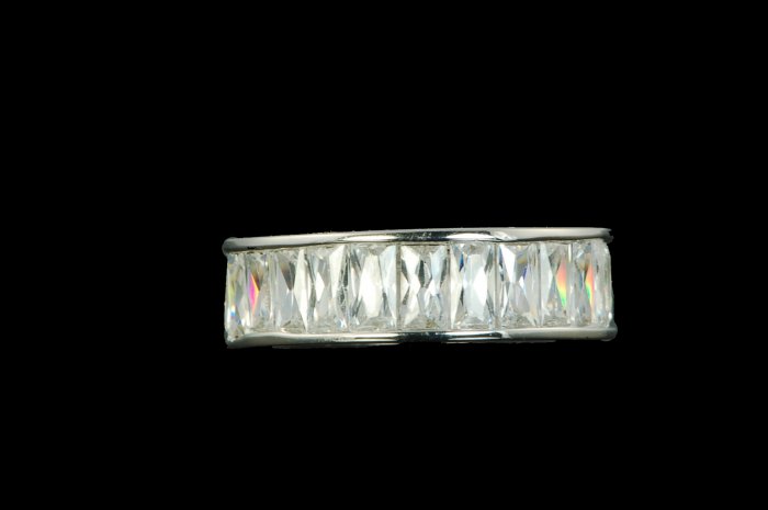 18K BAGUETTE RUSSIAN STONE ETERNITY BAND RING 6 or 7