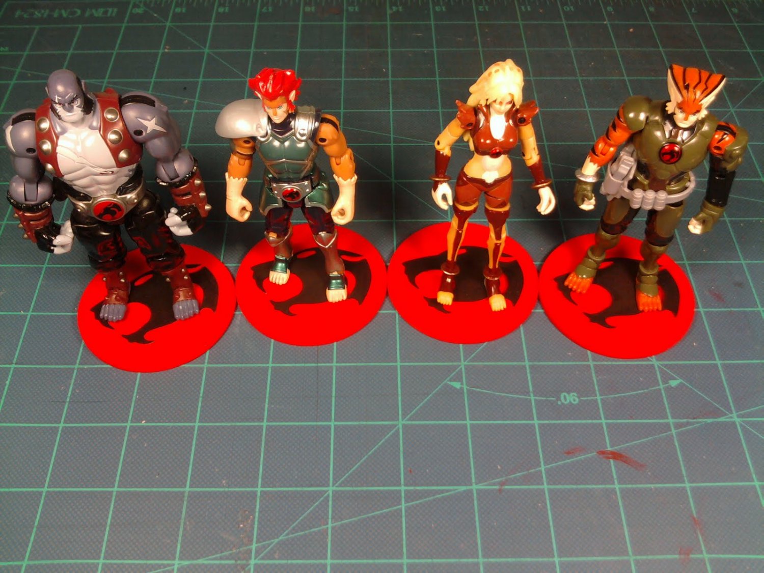 Feline Heroes stand x 6 (color)