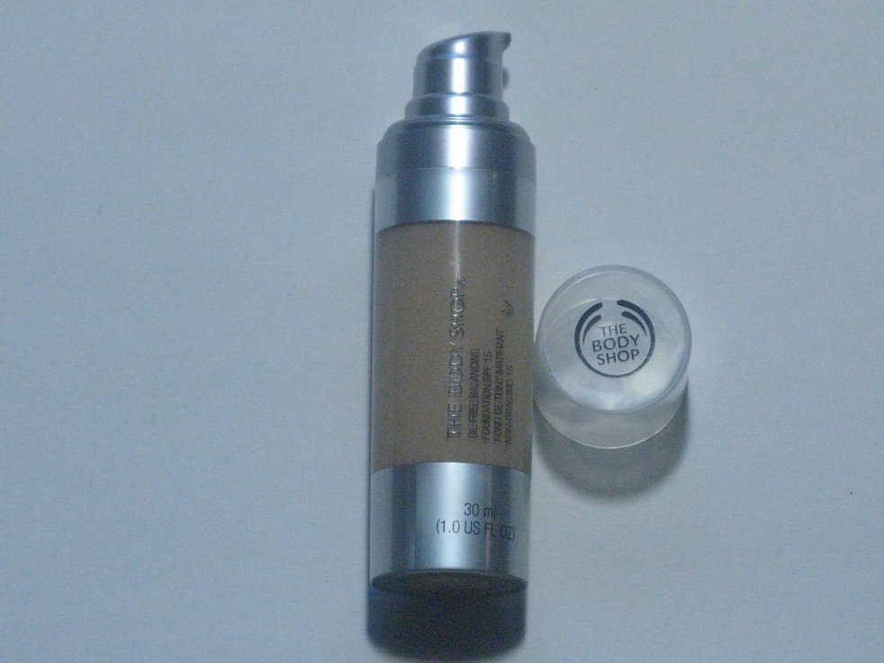 The Body Shop Oil Free Balancing Foundation (SPF15) 05