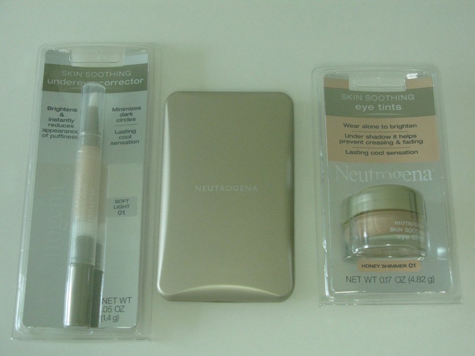 3 Pieces Neutrogena Discount Cosmetic Set ( Set # 9 )