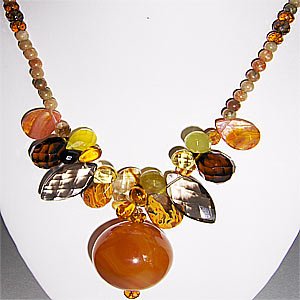 030N-Fashionable Necklace with Carnelian Pendant.