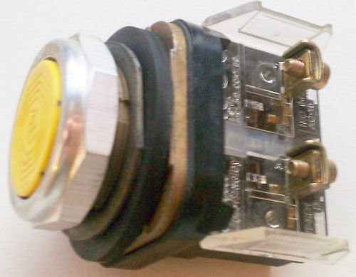 Allen Bradley 800T-A Flush Momentary Pushbutton Yellow
