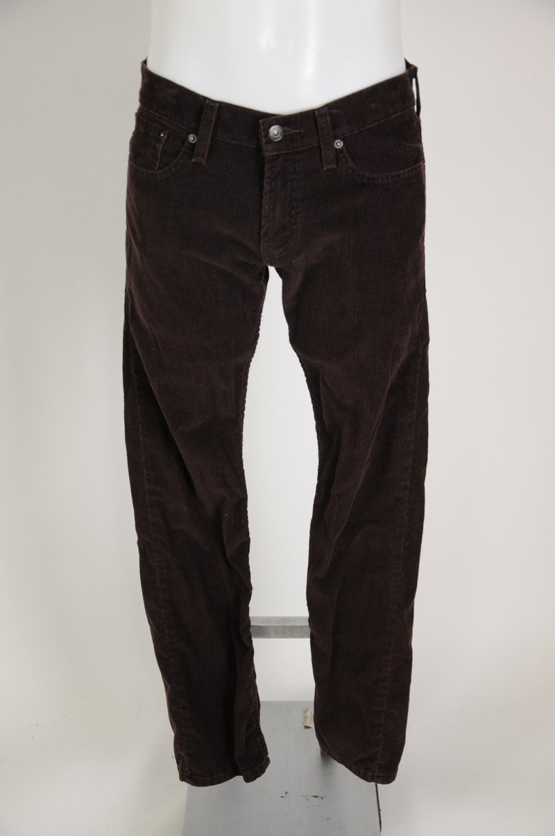 Levi's Slim Straight 514 Burgundy Size 30/32 Corduroy Pants