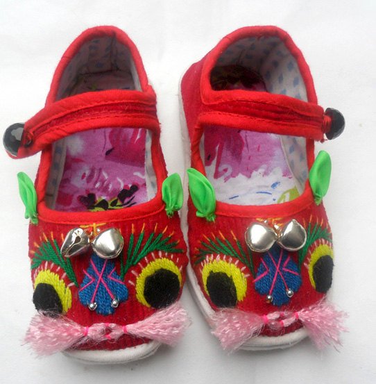 Chinese Traditional Toddler Hand Made Embroidery Tiger Shoes