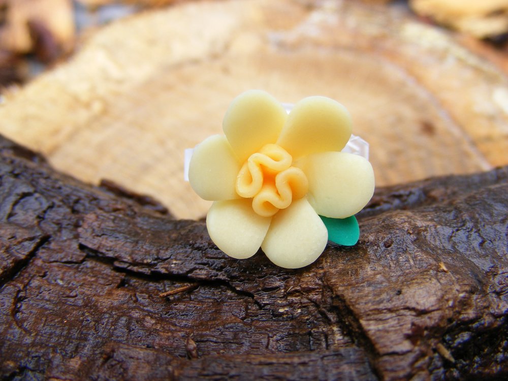 Large Yellow Clay Flower Micro Geocaching Container
