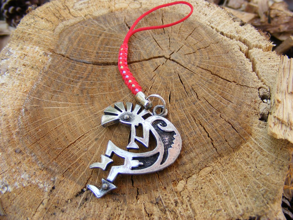 Handcrafted Zipper Pull Geocaching SWAG - Kokopelli