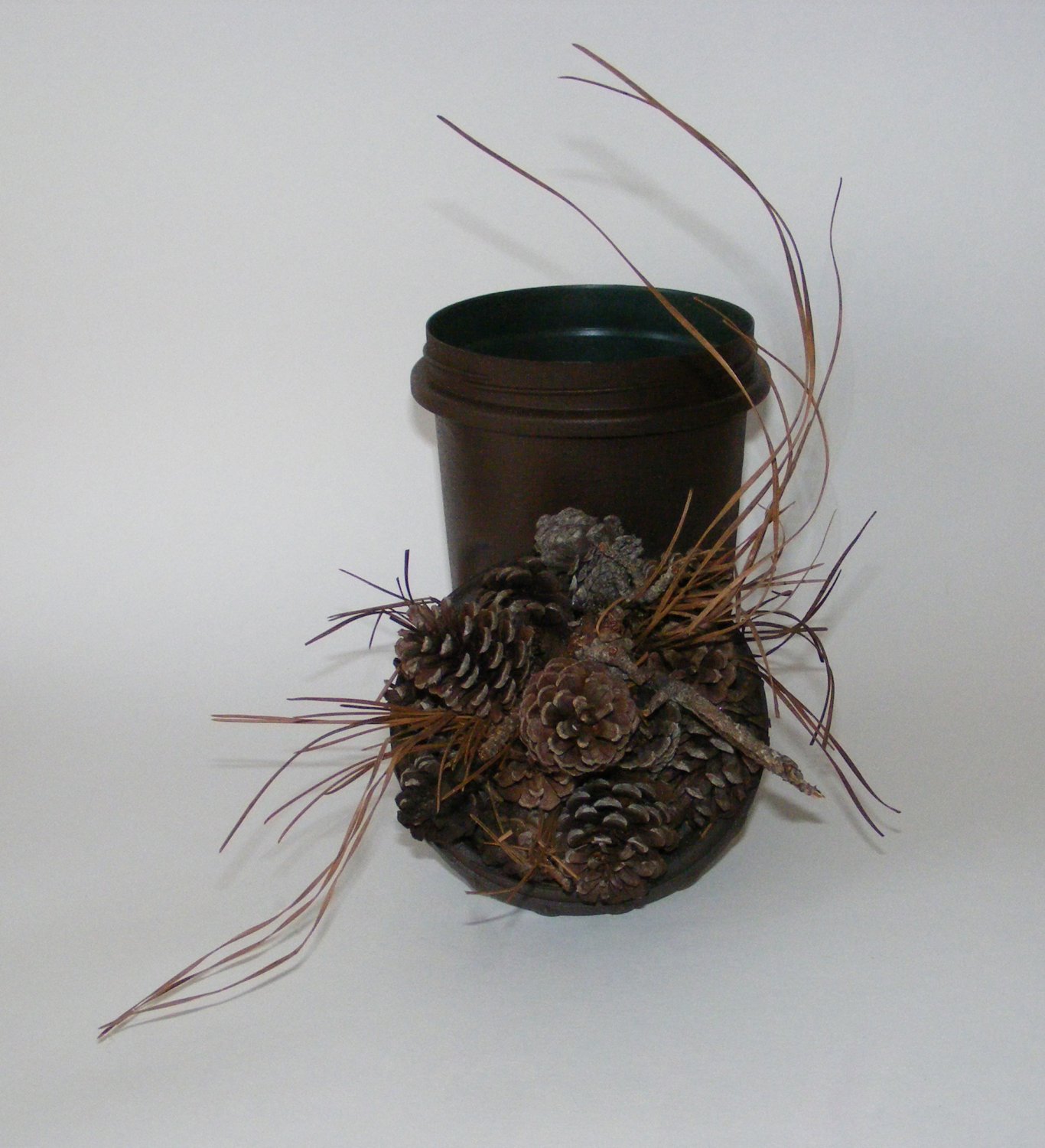 Regular Pine Cone And Pine Straw Geocaching Container