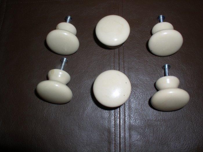 6 Beige Porcelain Knobs