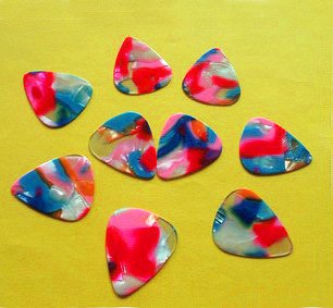 100 pcs New medium 0.71 mm guitar picks Celluloid