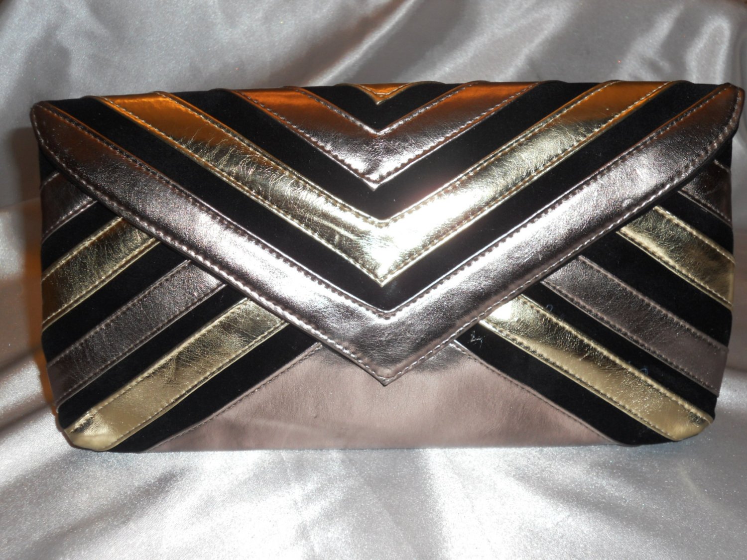 METALLIC CLUTCH EVENING BAG