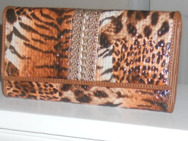 BROWN /COFFEE SHINY LEOPARD ANIMAL PRINT CLASSIC WALLET