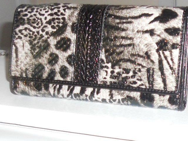 SHINY BLACK LEOPARD ANIMAL PRINT CLASSIC WALLET