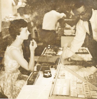 Vintage Photo POLAROID Looking at COINS? 1950s/60s