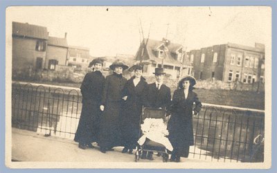 Vintage Photo GROUP W/BABY in PRAM Carriage 1900s