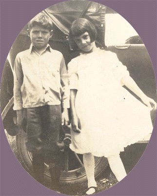 Vintage Photo 1923 CHILDREN Early Car GIRL WITH BOB