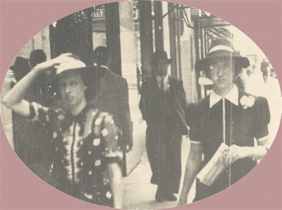 Vintage Photo 1940s WOMEN OUTSIDE NBC STUDIOS