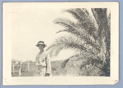 Vintage Photo PEARL in HAT under PALM TREE 1910s