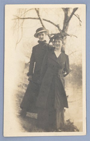 Vintage Photo 1900s TWO WOMEN in HATS Hat