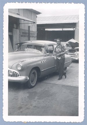 Vintage Photo BUICK SUPER Classic Car 1952 HAWAII