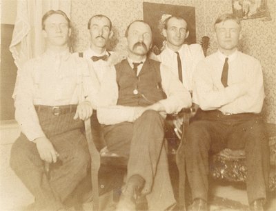 Vintage Photo GROUP OF MEN POSE INDOORS 1910s