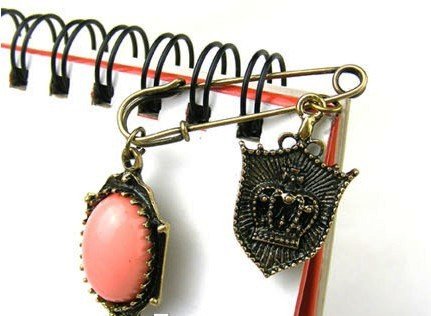 Vintage Inspired Coral Pin / Brooche