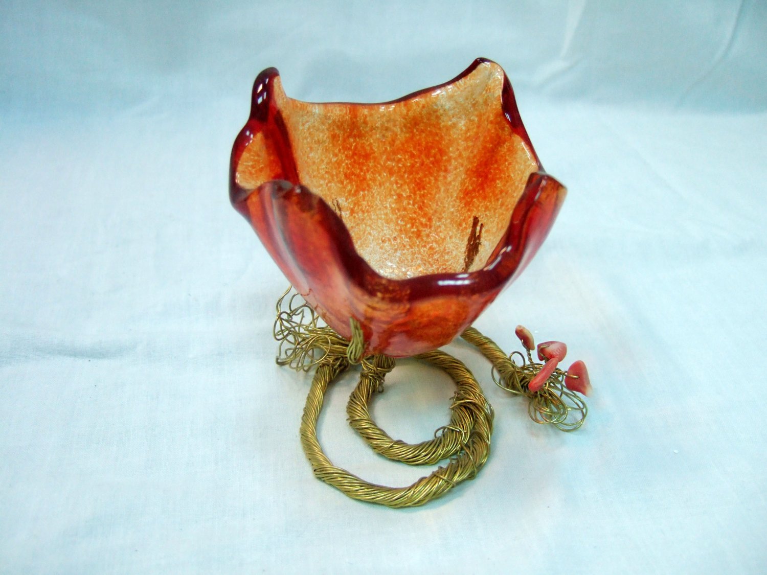 Tea light candleholder