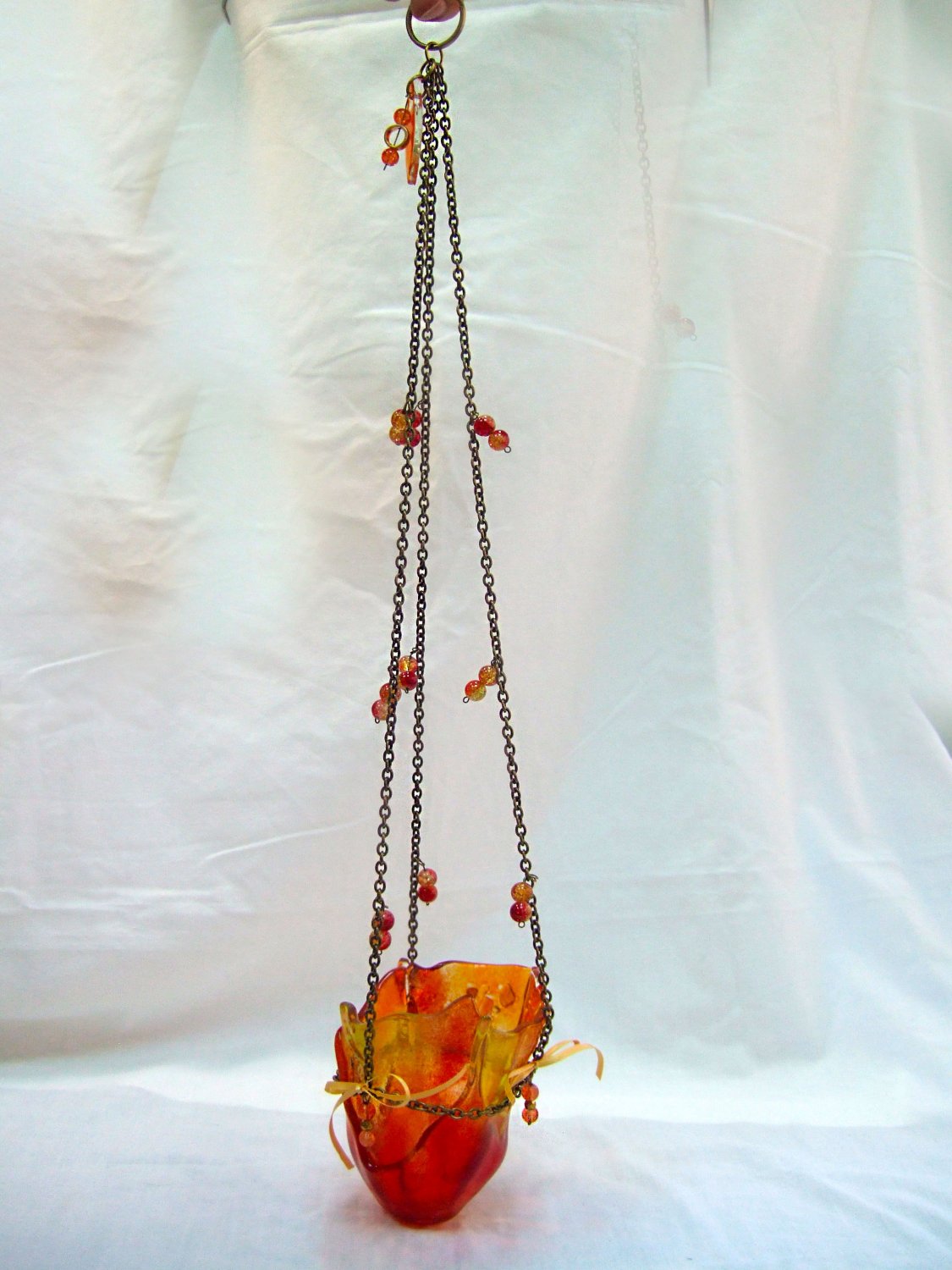 Hanging candleholder